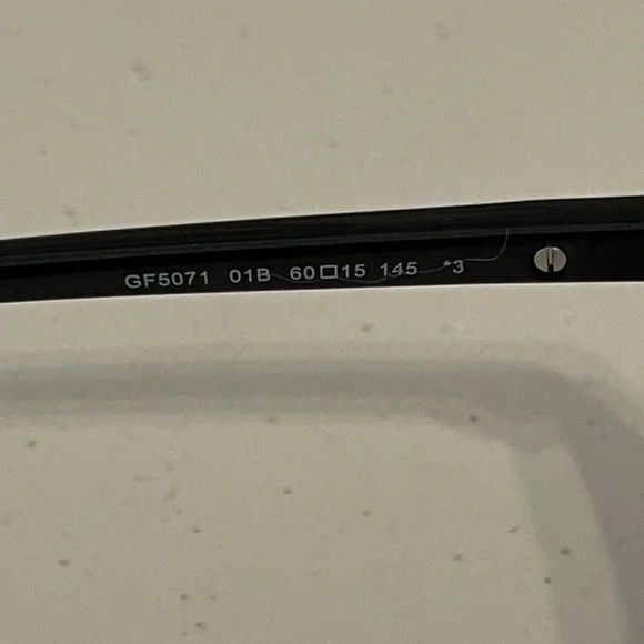 Guess GF5071 01B Shiny Black/Gradient Smoke Square Sunglasses. EUC - Picture 6 of 7